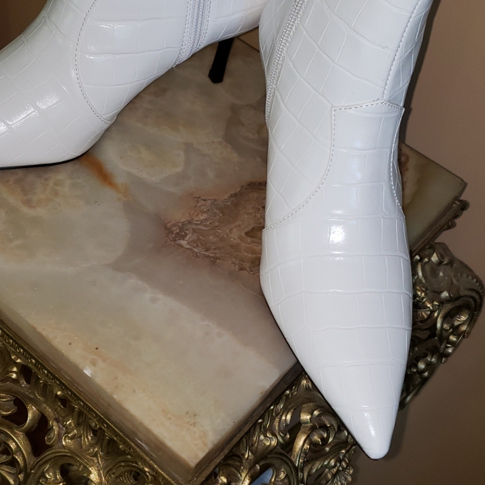 White boots. NWT. - Picture 3 of 4